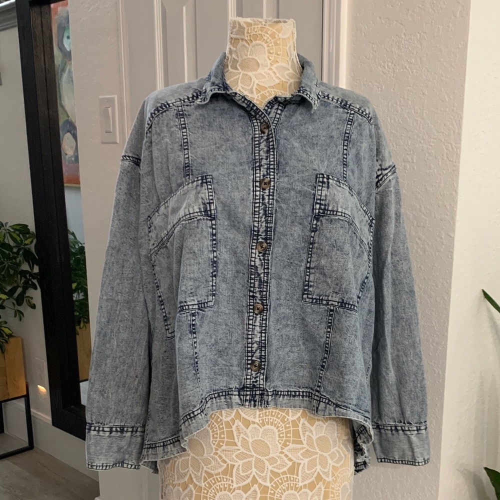 We The Free by Free People | Oversized Acid Wash Denim Button Up Top | Sz Large - Picture 4 of 10